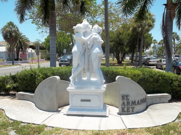 Sarasota, St. Armand Circle's statue of 3 Graces